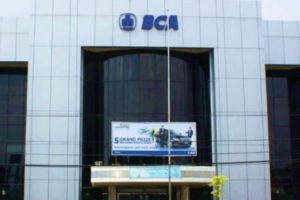 BCA Enggan Ganti Rugi Nasabah yang Uangnya Dicuri Tukang Becak, OJK Buka Suara