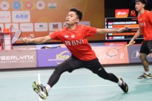 Ganda Putra Seimbangkan Skor Indonesia vs. Singapura Jadi 1-1 Dalam Semifinal Badminton Asia Team Championships
