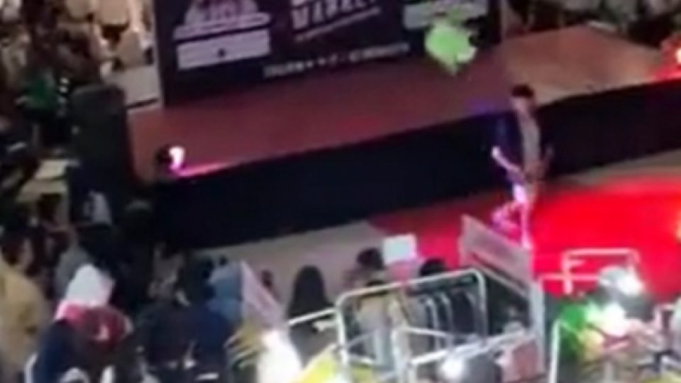 Viral Emak-emak Lempar Kursi ke Peserta Lomba Dance di Kota Makassar