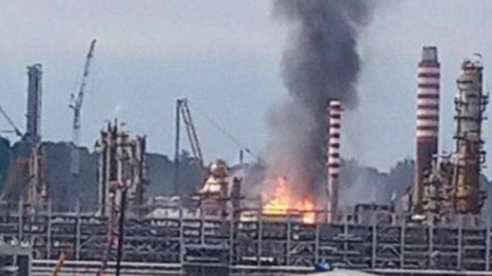Kilang Pertamina Balikpapan Terbakar Jumat Siang Ini, Penyebab Pasti Belum Diketahui