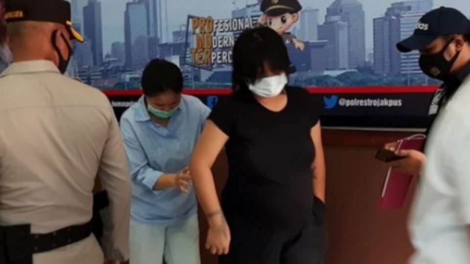 Heboh Pasangan Mesum di Halte Bus Senen, Jakarta Pusat