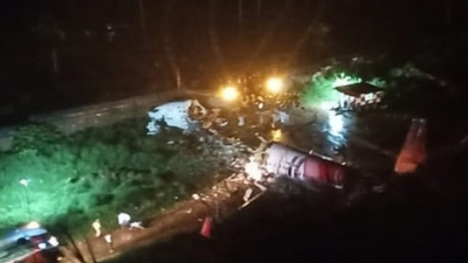 Kecelakaan Pesawat Air India Express, Badan Pesawat Terbelah Jadi Dua, 14 Orang Tewas