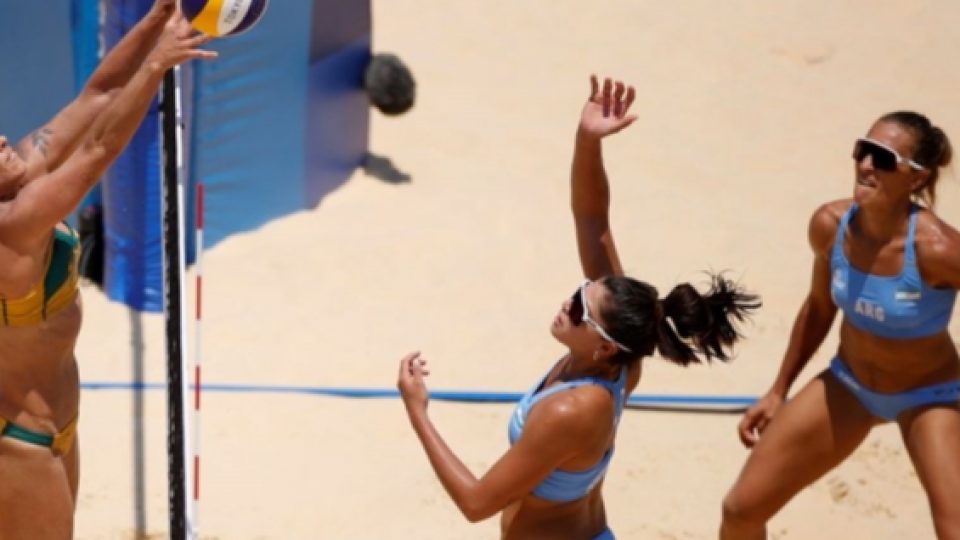 Wow, Seorang Penonton Televisi di Indonesia Adukan Siaran Voli Pantai Wanita Olimpiade Tokyo ke KPI