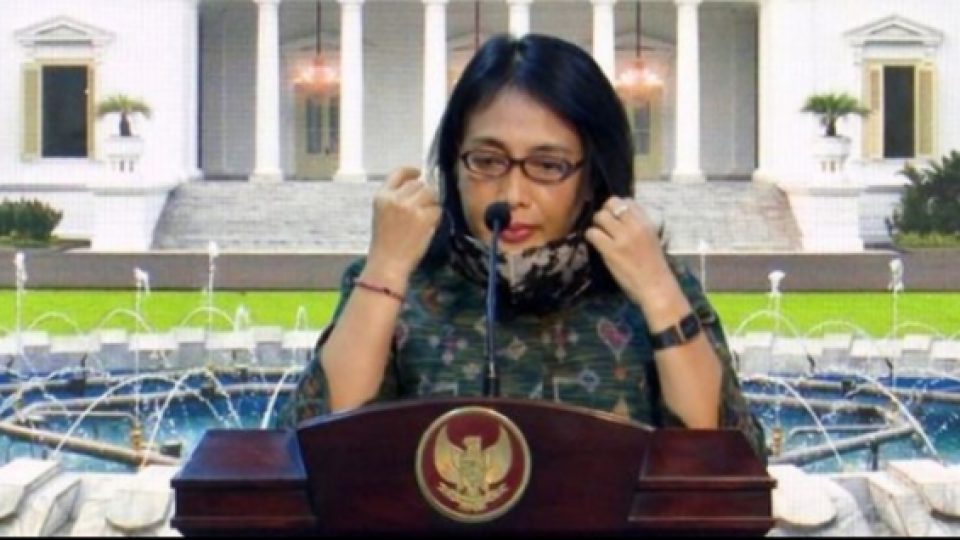Pemerintah Wacanakan Penggunaan Masker Dalam Rumah Setelah Klaster Keluarga Terus Meningkat