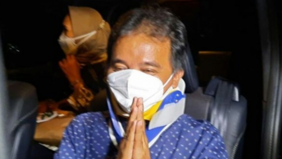 Roy Suryo Resmi Ditahan!