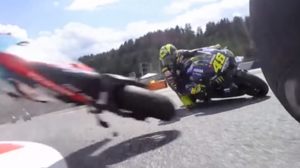 Valentino Rossi Selamat Dari Kecelakaan Horor MotoGP Austria: 'Saya Pikir Itu Helikopter'