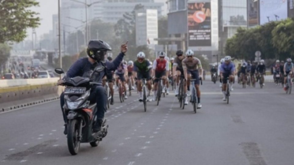 Polda Metro Disebut Tengah Kaji Hukuman Sanksi Sita Terhadap Pesepeda yang Bersepeda di Luar Jalurnya