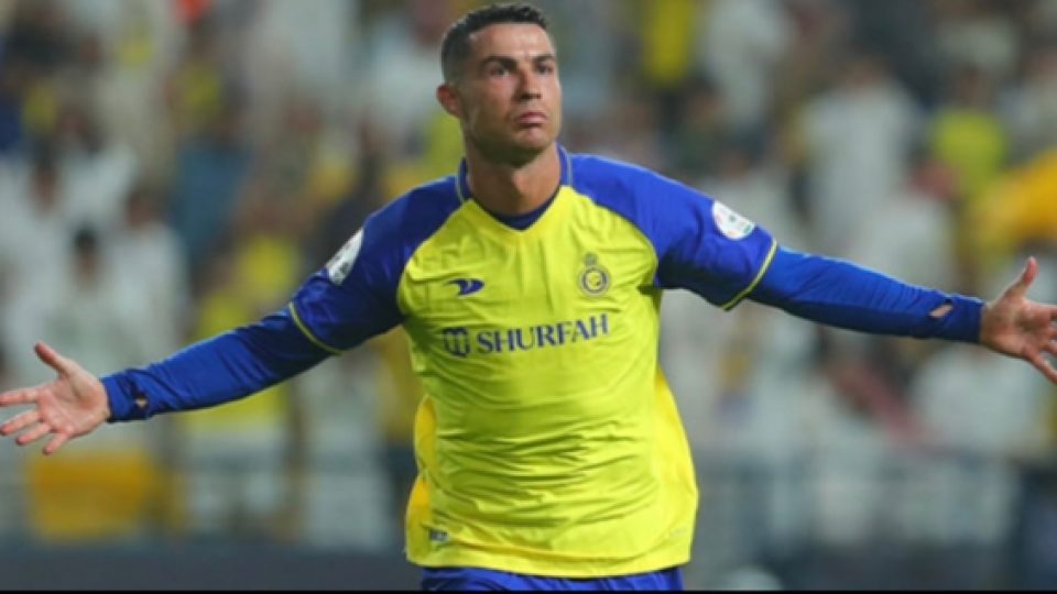 Selebrasi Sujud Syukur Ronaldo Bikin Heboh Penggemar