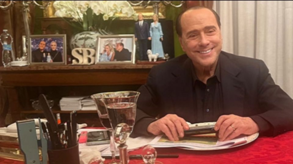 Mantan Perdana Menteri Italia Silvio Berlusconi Meninggal Dunia