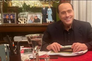 Mantan Perdana Menteri Italia Silvio Berlusconi Meninggal Dunia