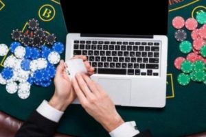 Admin Bank Riau-Kepri Curi Uang Puluhan Nasabh Rp 5 Miliar Untuk Judi Online