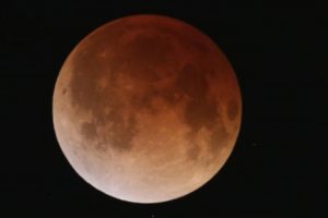 Jangan Lewatkan Gerhana Bulan Terlama Abad Ini yang Akan Terjadi Jumat Malam Nanti, Catat Waktu dan Cara Melihatnya