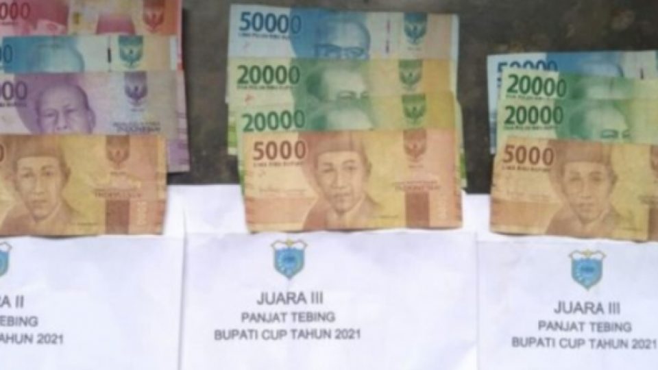 Hadiah Lomba Panjat Tebing Bupati Cup Pandeglang, Banten, Dinilai Terlalu Kecil Hingga Jadi Heboh