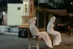 Terapkan Isolasi Mandiri, Desa di Purworejo Ini Diawasi Oleh 'Pocong' Agar Warga Stay di Rumah