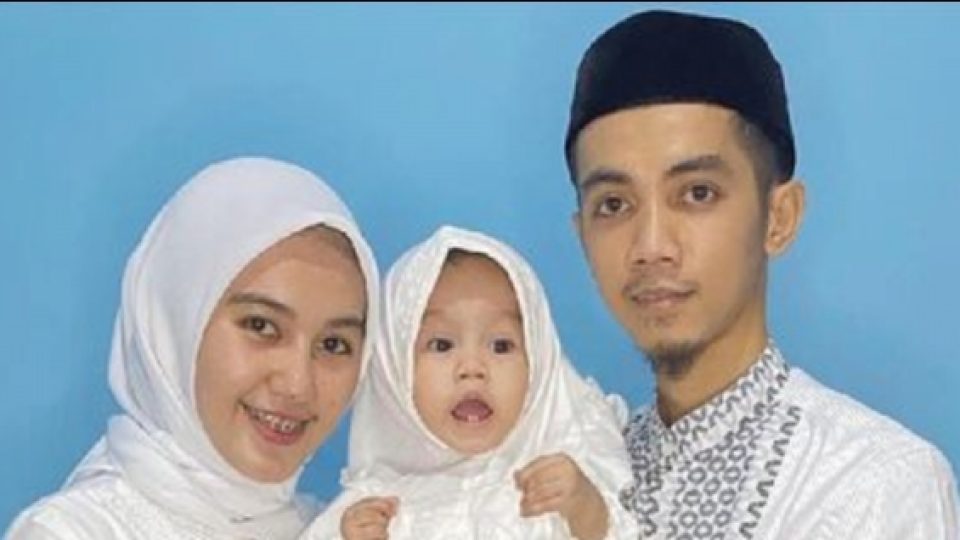 Bak Gayung Bersambut, Murid Wanita di Sulawesi Nikahi Guru Idolanya dan Jadi Viral