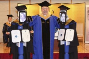 Universitas di Jepang Ini Gelar Wisuda Dengan Robot di Tengah-tengah Pandemi COVID-19