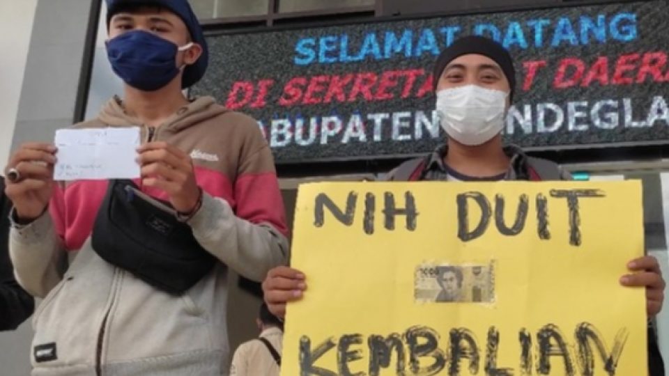Warga Pandeglang Marah Kepala Dispora Permasalahkan Kembalian Uang Hadiah Panjat Tebing Rp.1000