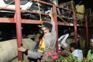 10 Pemudik Terciduk Petugas Bersembunyi di Sela-sela Motor yang Diangkut Sebuah Truk
