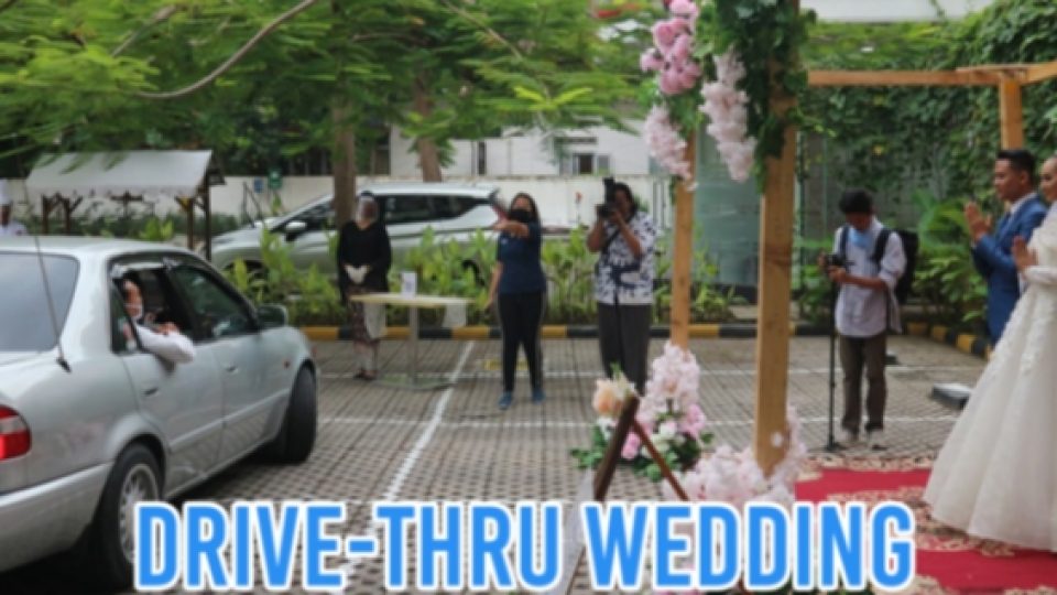 Inovasi Pernikahan di Tengah Pandemi COVID-19: Drive-thru Weeding!