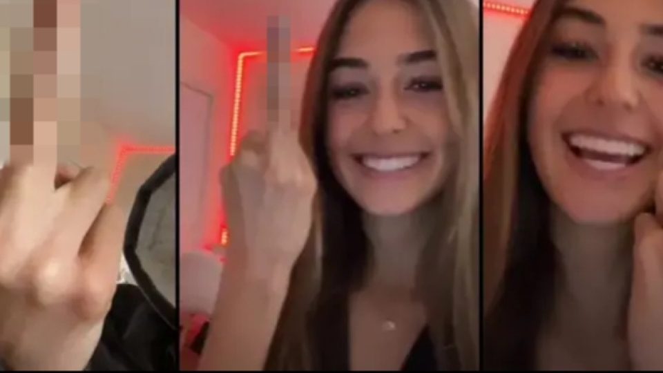 Gadis cantik Ini Jadi Viral di TikTok Karena Jari Tengahnya yang Lebih Panjang Dari Pada Umumnya!