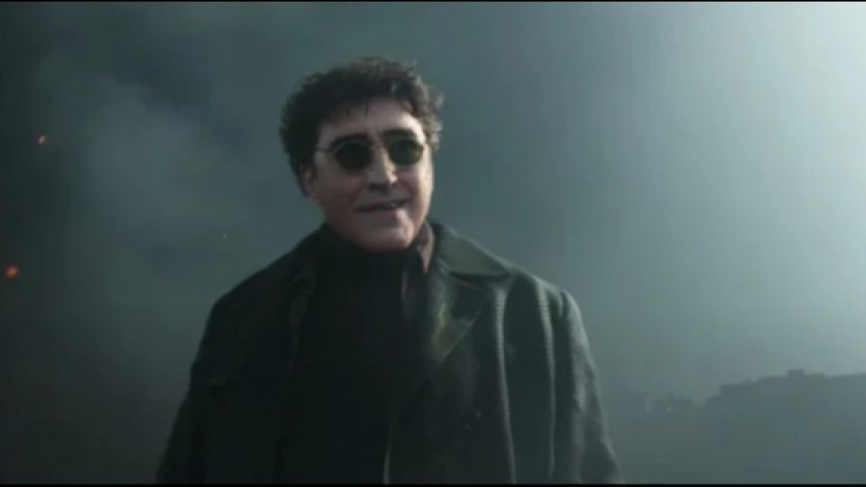 Alfred Molina Kembali Perankan Doctor Octopus dalam Trailer Resmi Spider-Man: No Way Home