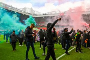 Demo Suporter Tuntut Mundurnya Keluarga Glazer Paksa Laga Manchester United Kontra Liverpool Ditunda