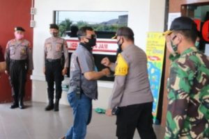 Pria Bersenjata Tajam Ditembak Setelah Menyerang Rombongan Wakapolres Karanganyar Secara Membabi Buta