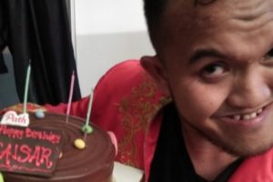 Komedian Caisar Aditya Ngaku Digerebek BNN Usai Live Streaming 24 Jamnya Viral