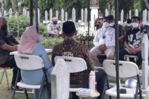 Mantan Presiden RI, SBY, Ziarah ke Makam Mendiang Ani Yudhoyono di Hari Kedua Lebaran