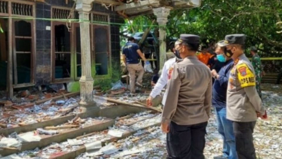 Racik Petasan Sambil Merokok, 4 Pemuda di Kebumen Tewas Karena Petasan Racikannya Meledak Hebat