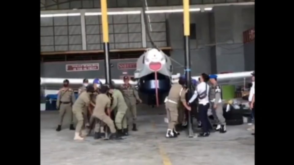 Pesawat Susi Air Dipindah Paksa Dari Hanggar Oleh Satpol PP, Pengamat Penerbangan Kritik Pemindahan Tidak Sesuai SOP
