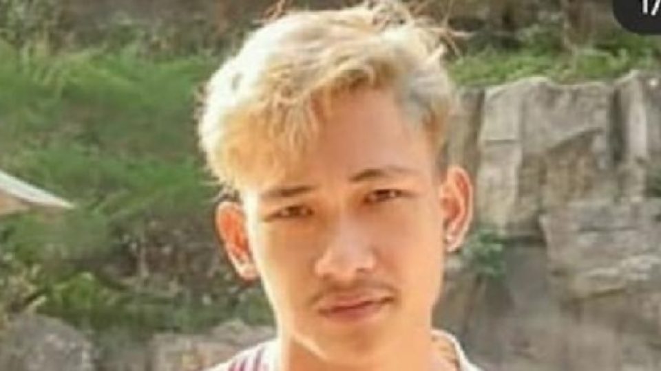Demi Konten, YouTuber Ferdian Palenka Pura-pura Bagikan 'Sembako' ke Waria, Isinya Sampah dan Batu