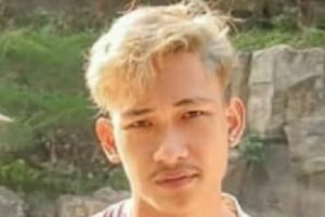 Demi Konten, YouTuber Ferdian Palenka Pura-pura Bagikan 'Sembako' ke Waria, Isinya Sampah dan Batu