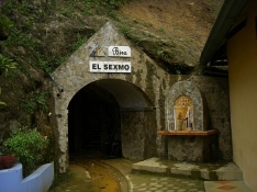 Terowongan El Duende Selalu Mengeluarkan Bau Darah yang Menyengat