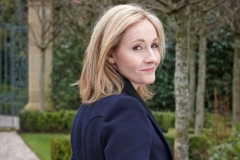 JK Rowling Menyapa Penggemar nya dengan Bahasa Gaul di Twitter