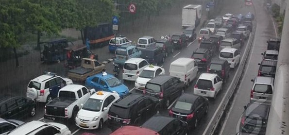Jakarta Padat Merayap Setelah Diguyur Hujan