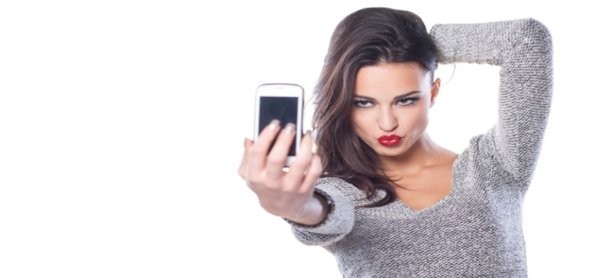 Ini Dia Gaya-Gaya Selfie Yang Gak Pernah Ketinggalan 