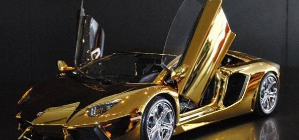 Mobil Sport Ini Terbuat Dari Emas Dan Berlian 