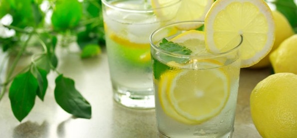 Rahasia Kesehatan Dibalik Potongan Lemon Didalam Air