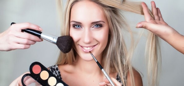 Hati-hati, Make Up Berlebihan Bisa Mengakibatkan Penuaan Dini